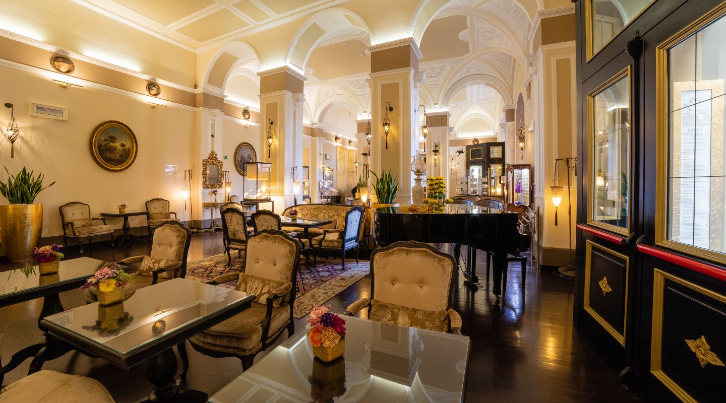 Lounge Bar