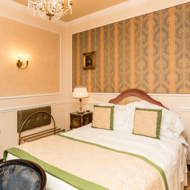 Basic Double Room Queen Bed