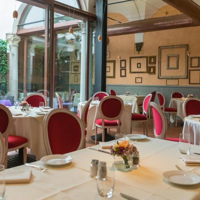 Uno scorcio del ristorante La Chiostrina