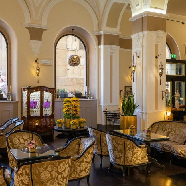 Lounge Bar